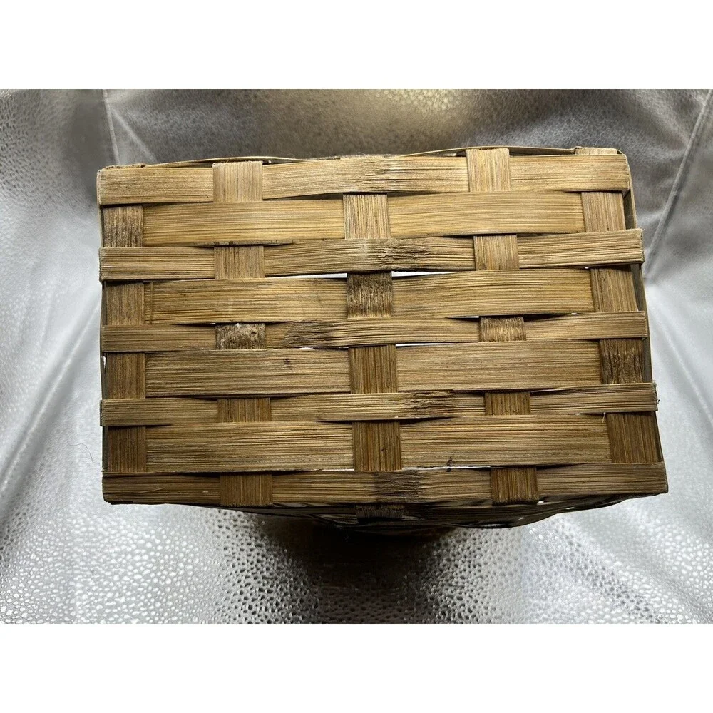 8 Inch Stenciled Basket Burlap Lined Edge And Handles. “Garlic”